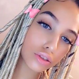 Meet your Posher, Jade